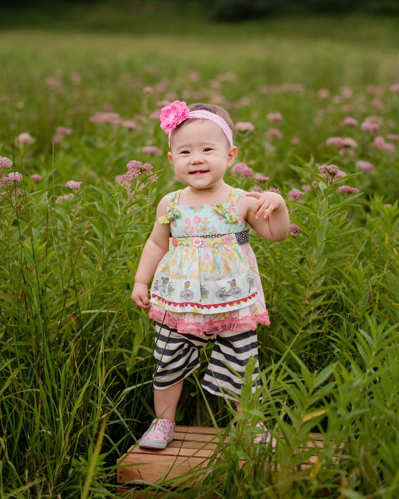 Portrait Session | The Higgins Girls | toddler with pink bow 