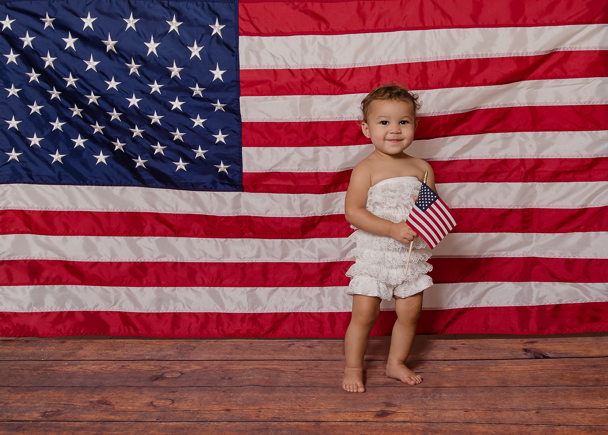 Children Session | Isabella in front of flag | Lori Pickens Photography